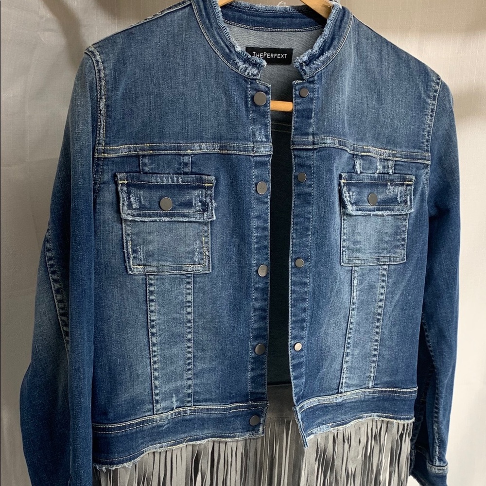 The PERFEXT Denim Jean Jacket w. Gray Lthr Fringe